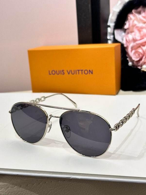 LV Sunglasses 758